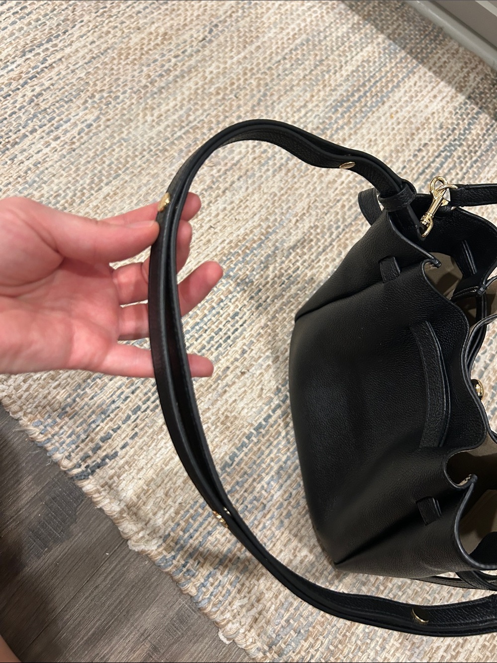 Tory Burch Black Pebbled Leather Shoulder Bag with Gold Hardware - Picture 6 of 11